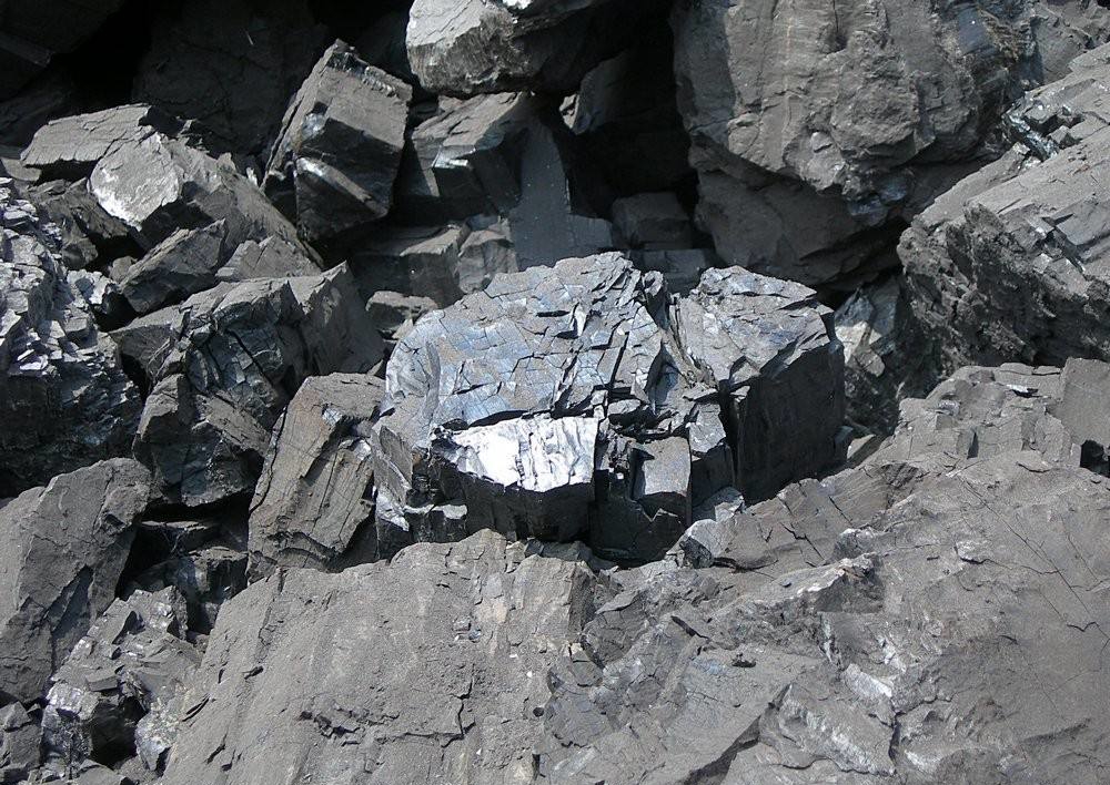 稀有矿石随处可见